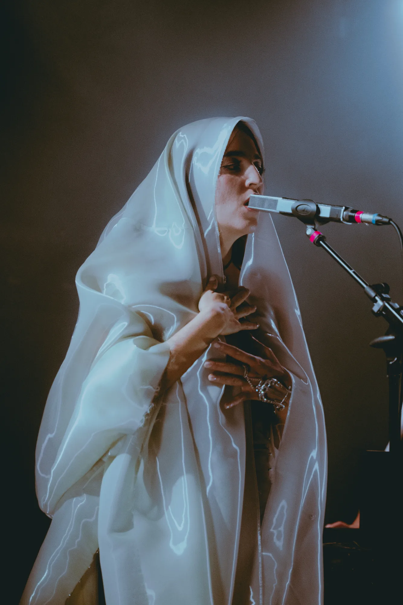 Joan Thiele — Club Tour, Bologna Locomotiv Loraw — photo by @joan-thiele-loraw-bologna-10-dic-2025-1.webp