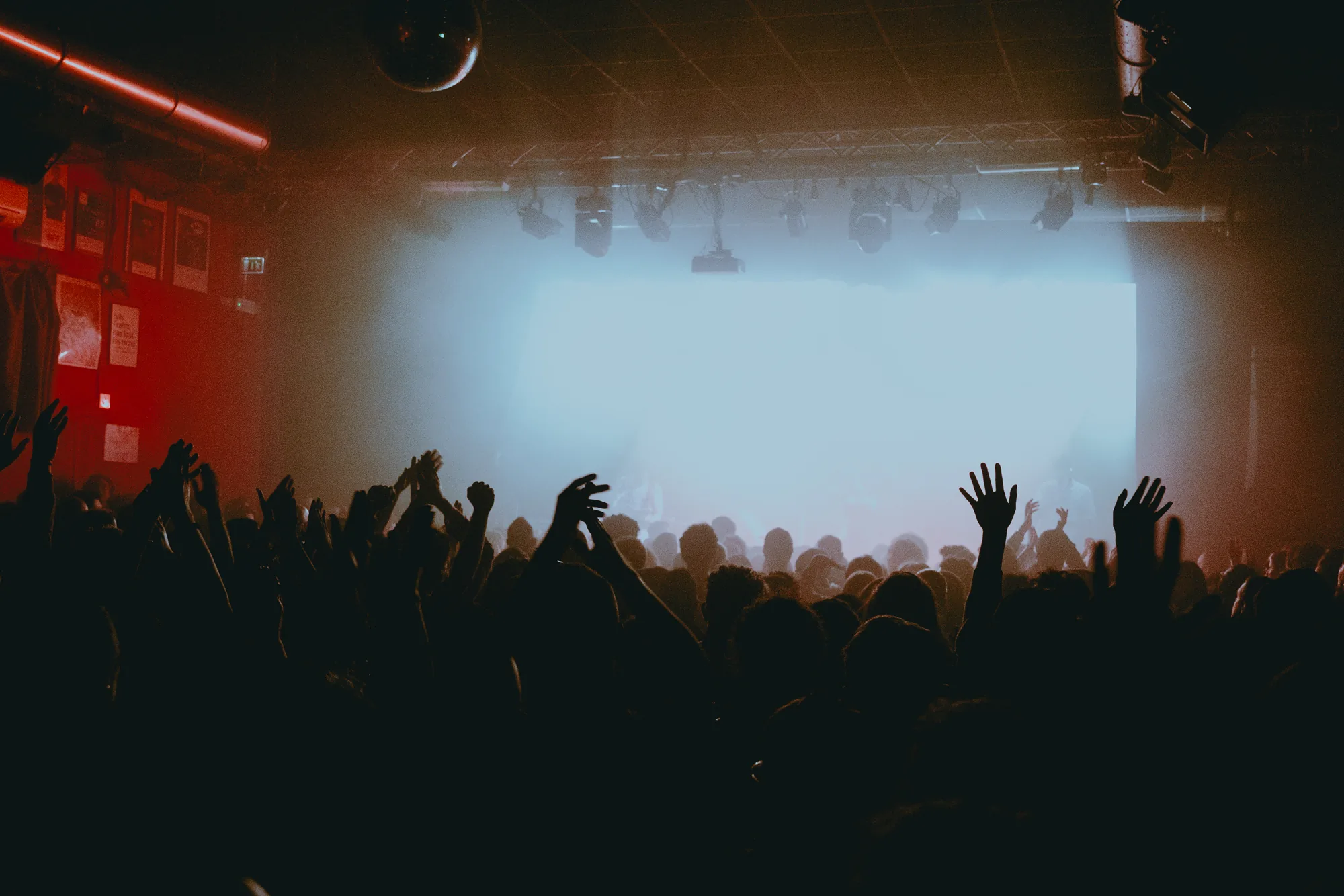 Joan Thiele — Club Tour, Bologna Locomotiv Loraw — photo by @joan-thiele-loraw-bologna-10-dic-2025-14.webp