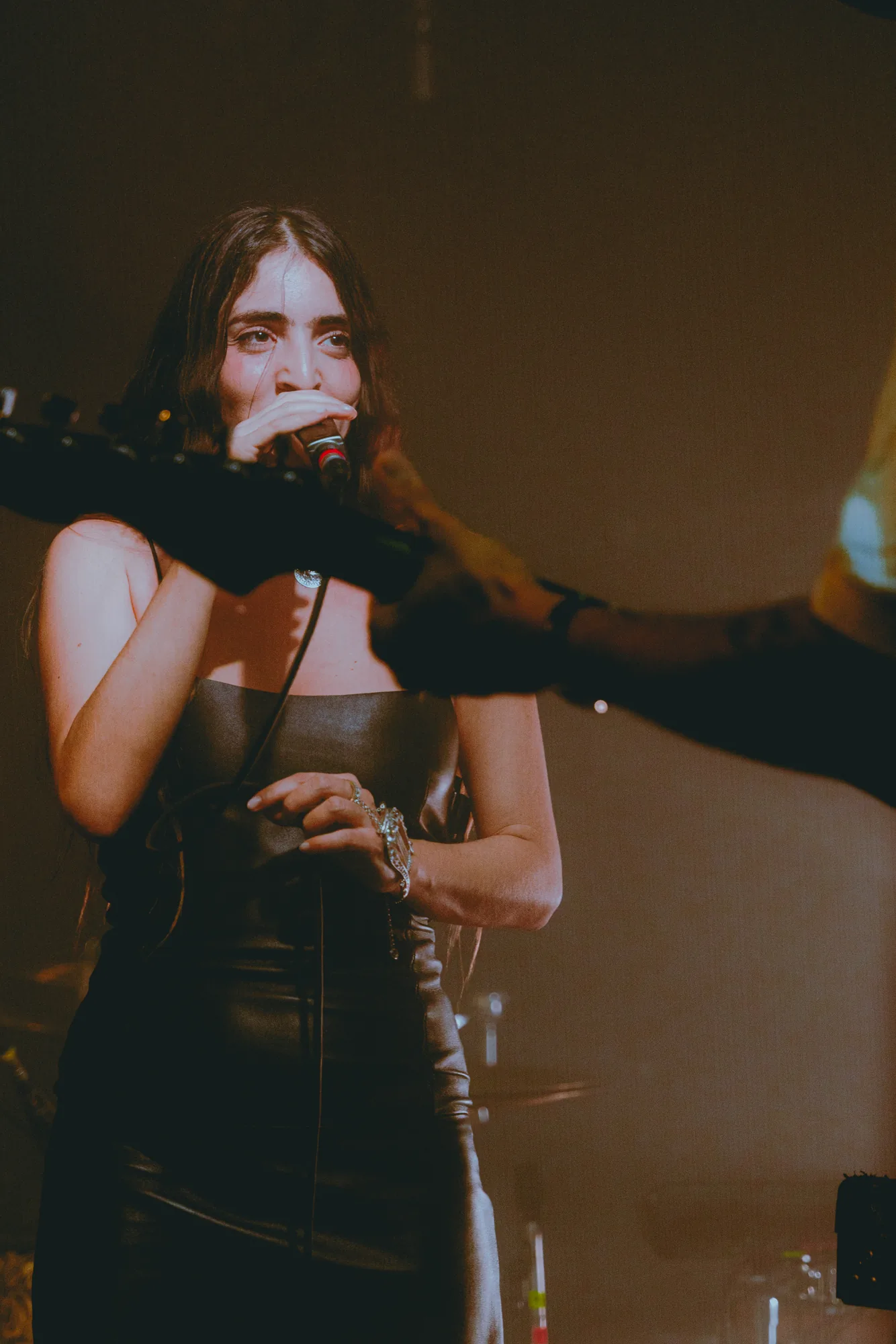 Joan Thiele — Club Tour, Bologna Locomotiv Loraw — photo by @joan-thiele-loraw-bologna-10-dic-2025-21.webp