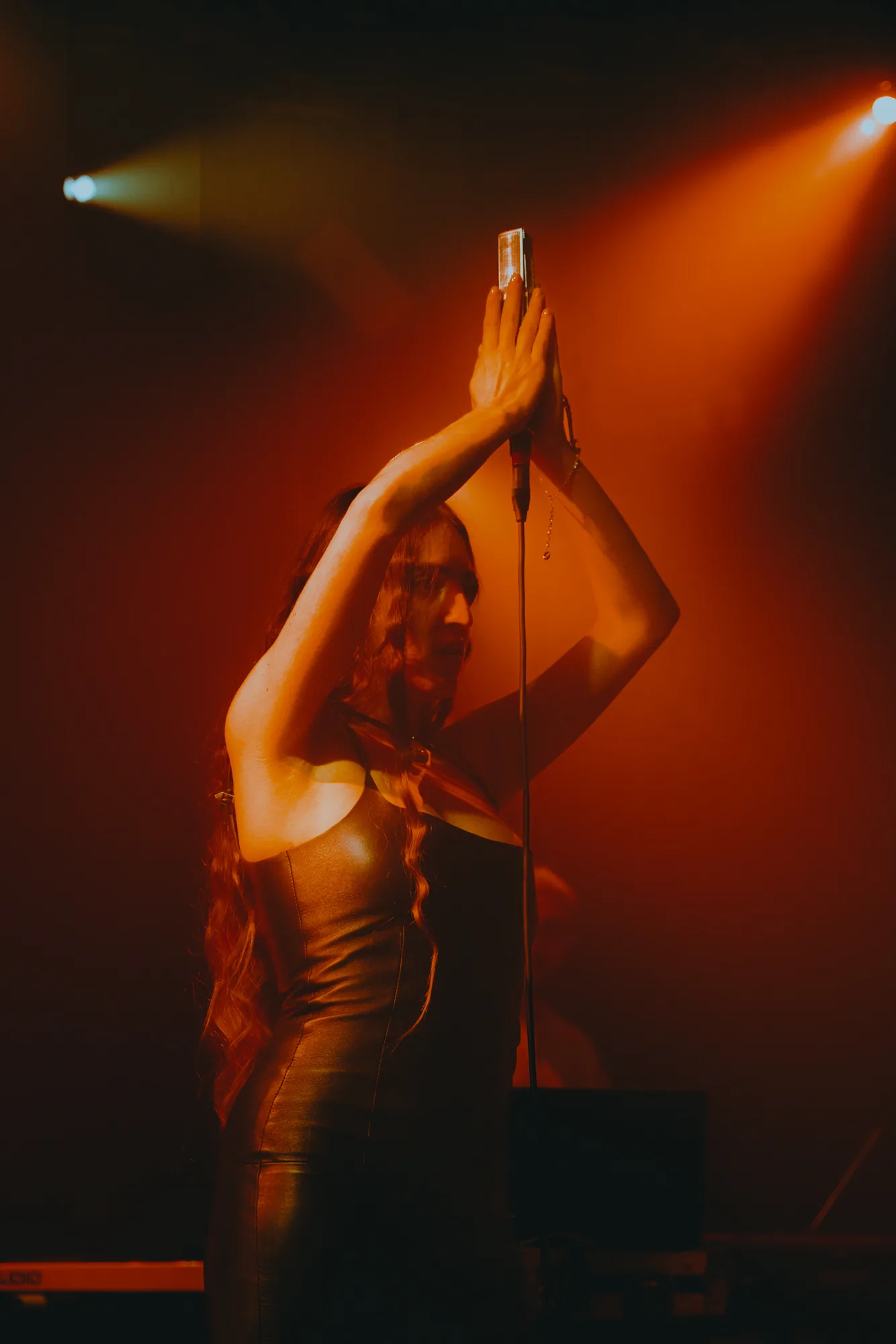 Joan Thiele — Club Tour, Bologna Locomotiv Loraw — photo by @joan-thiele-loraw-bologna-10-dic-2025-4.webp