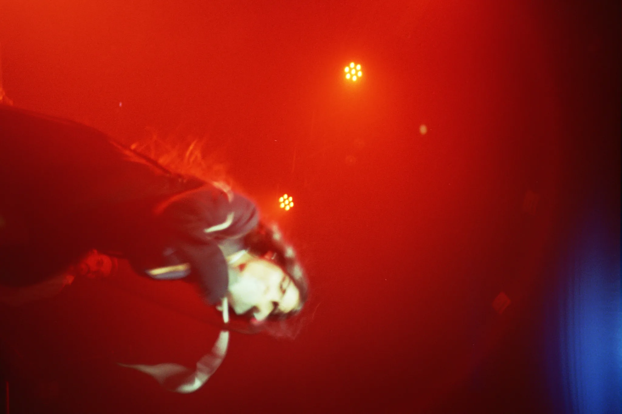 Joan Thiele — Club Tour, Milano Santeria — photo by @diilanxoxo