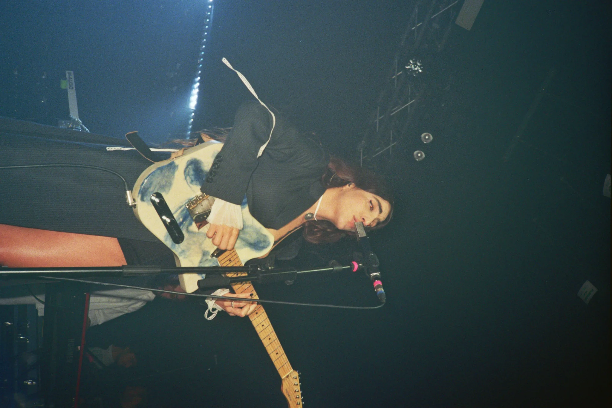 Joan Thiele — Club Tour, Milano Santeria — photo by @diilanxoxo