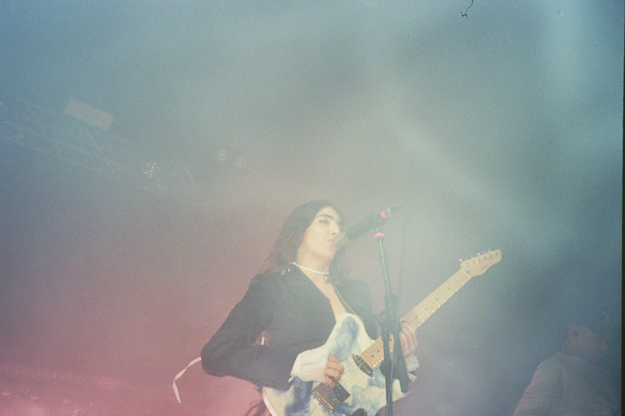 Joan Thiele — Club Tour, Milano Santeria — photo by @diilanxoxo