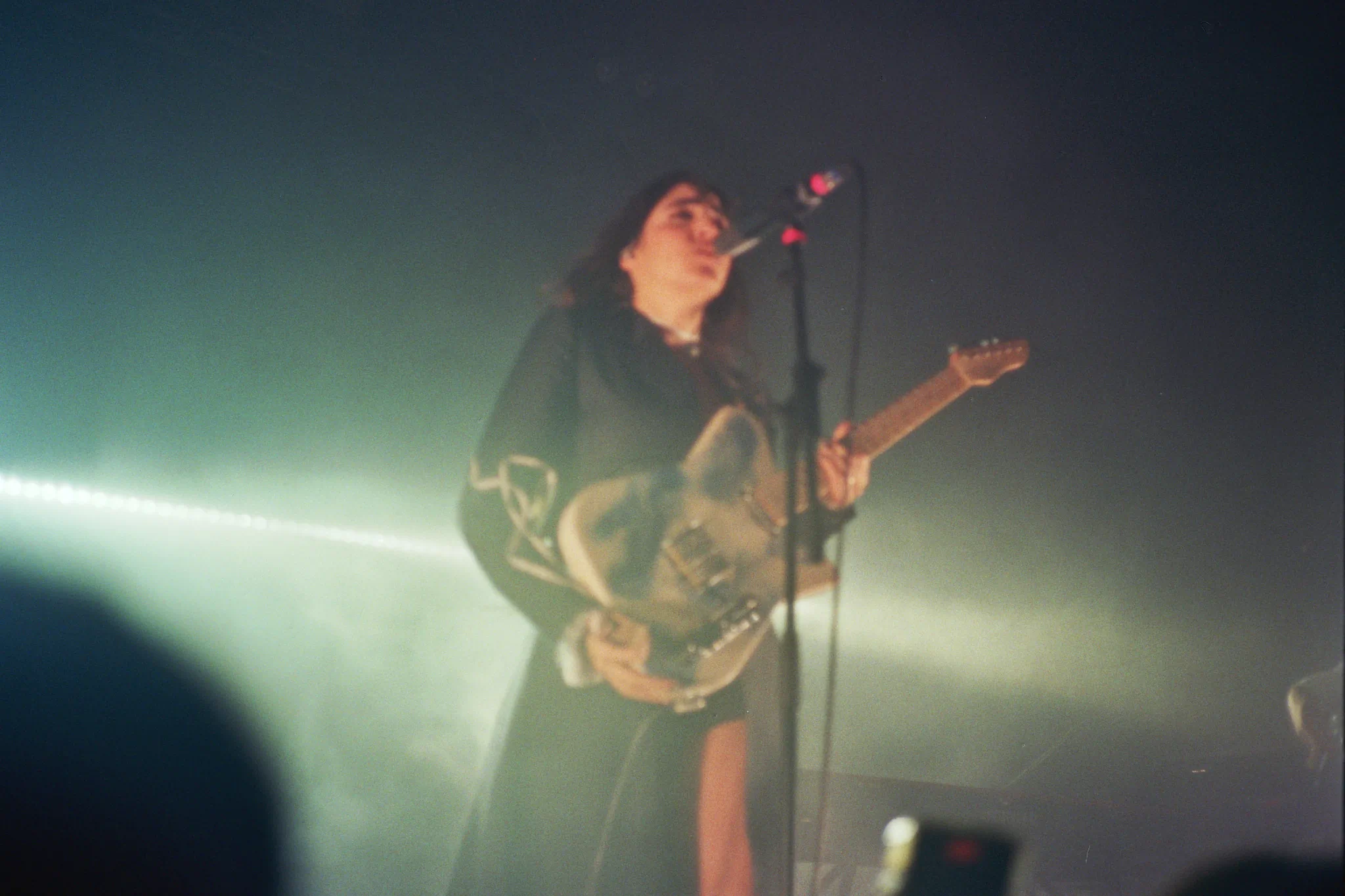 Joan Thiele — Club Tour, Milano Santeria — photo by @diilanxoxo