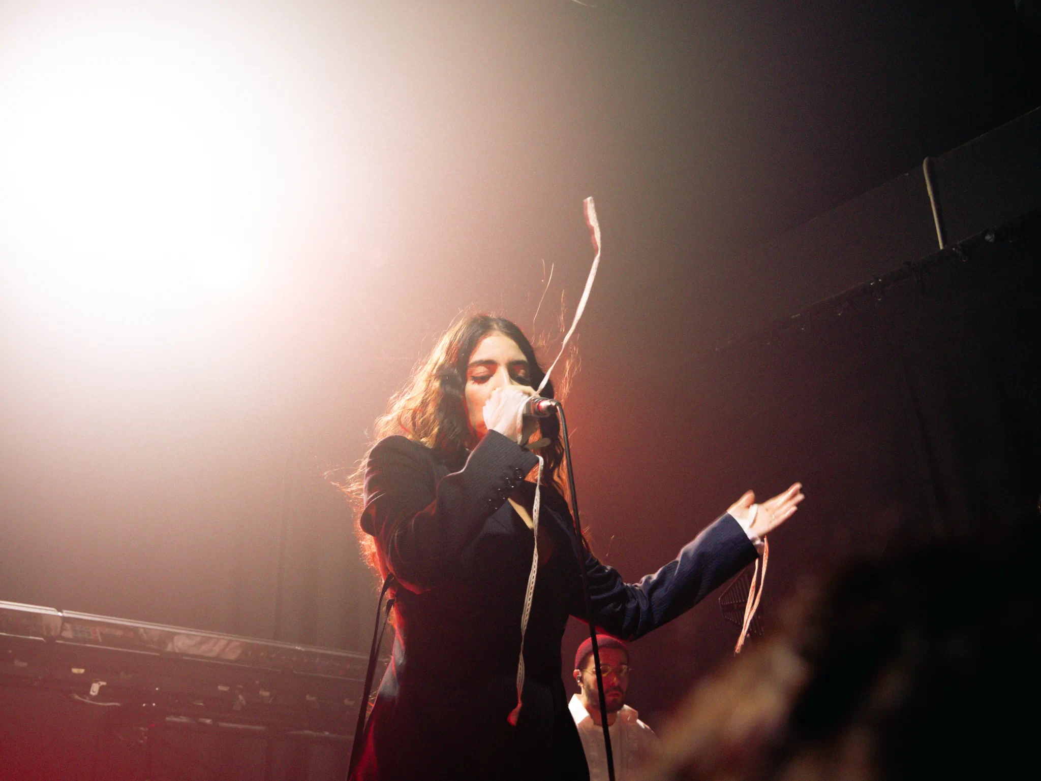 Joan Thiele — Club Tour, Milano Santeria — photo by @diilanxoxo