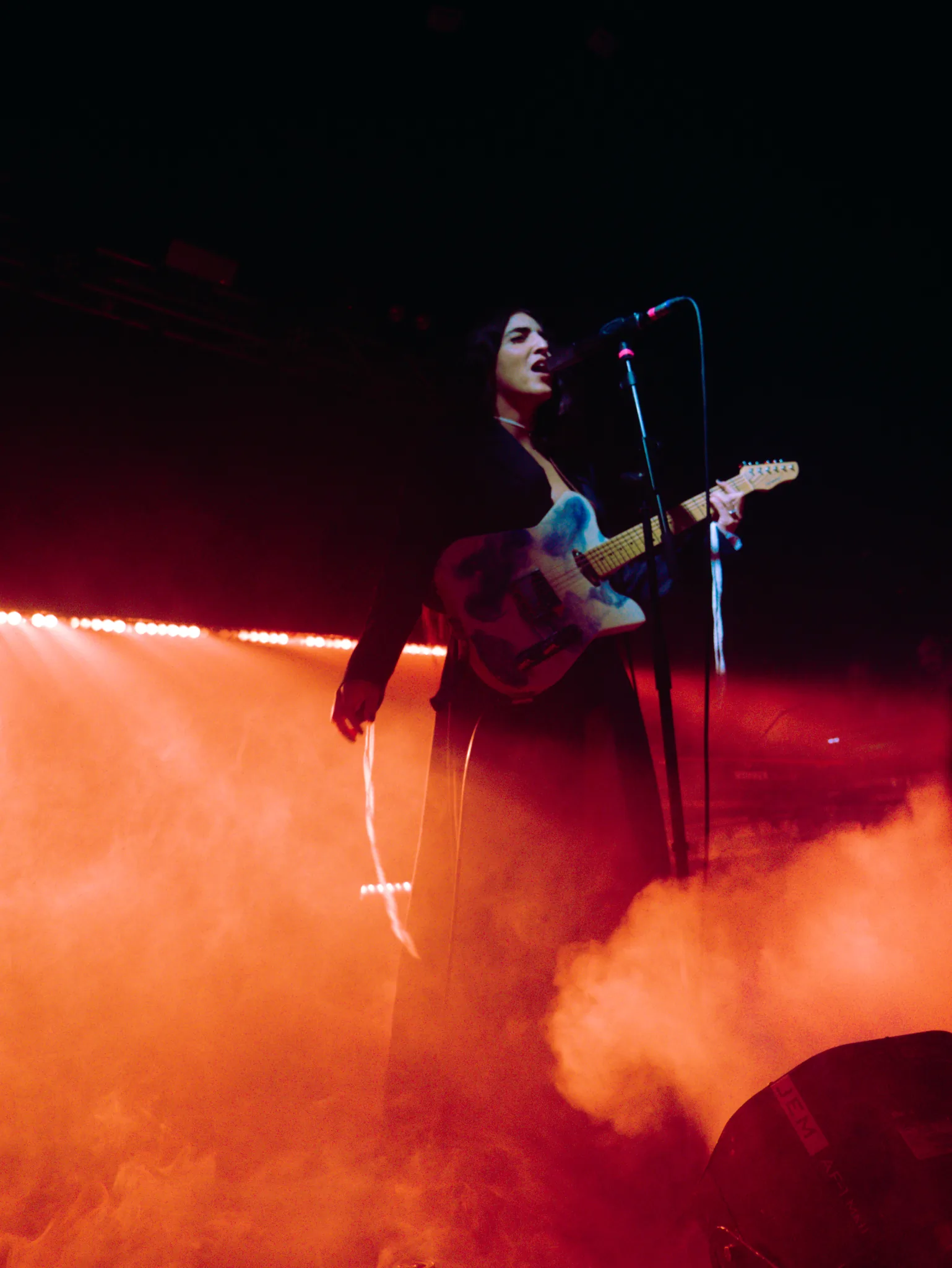 Joan Thiele — Club Tour, Milano Santeria — photo by @diilanxoxo