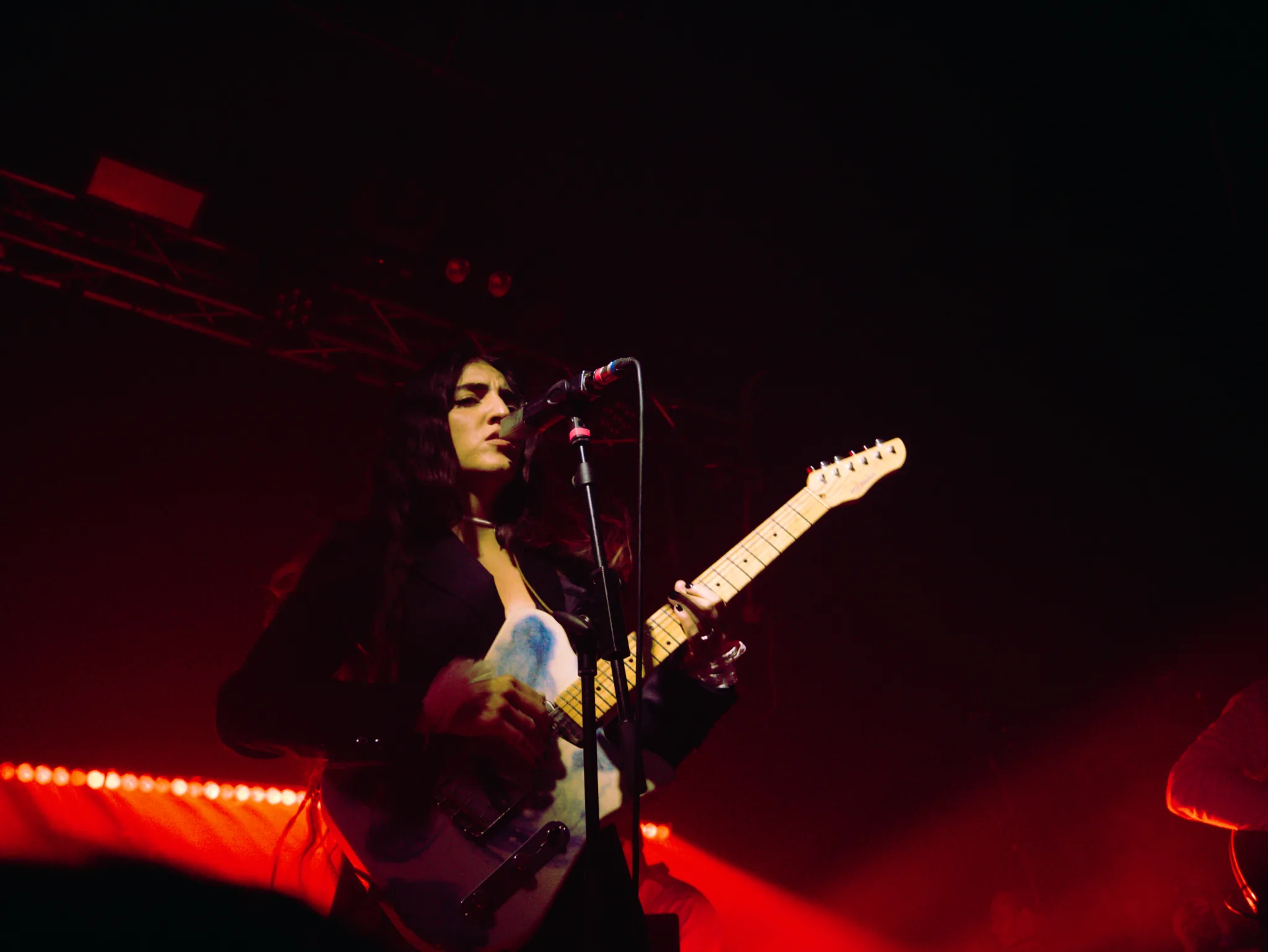 Joan Thiele — Club Tour, Milano Santeria — photo by @diilanxoxo