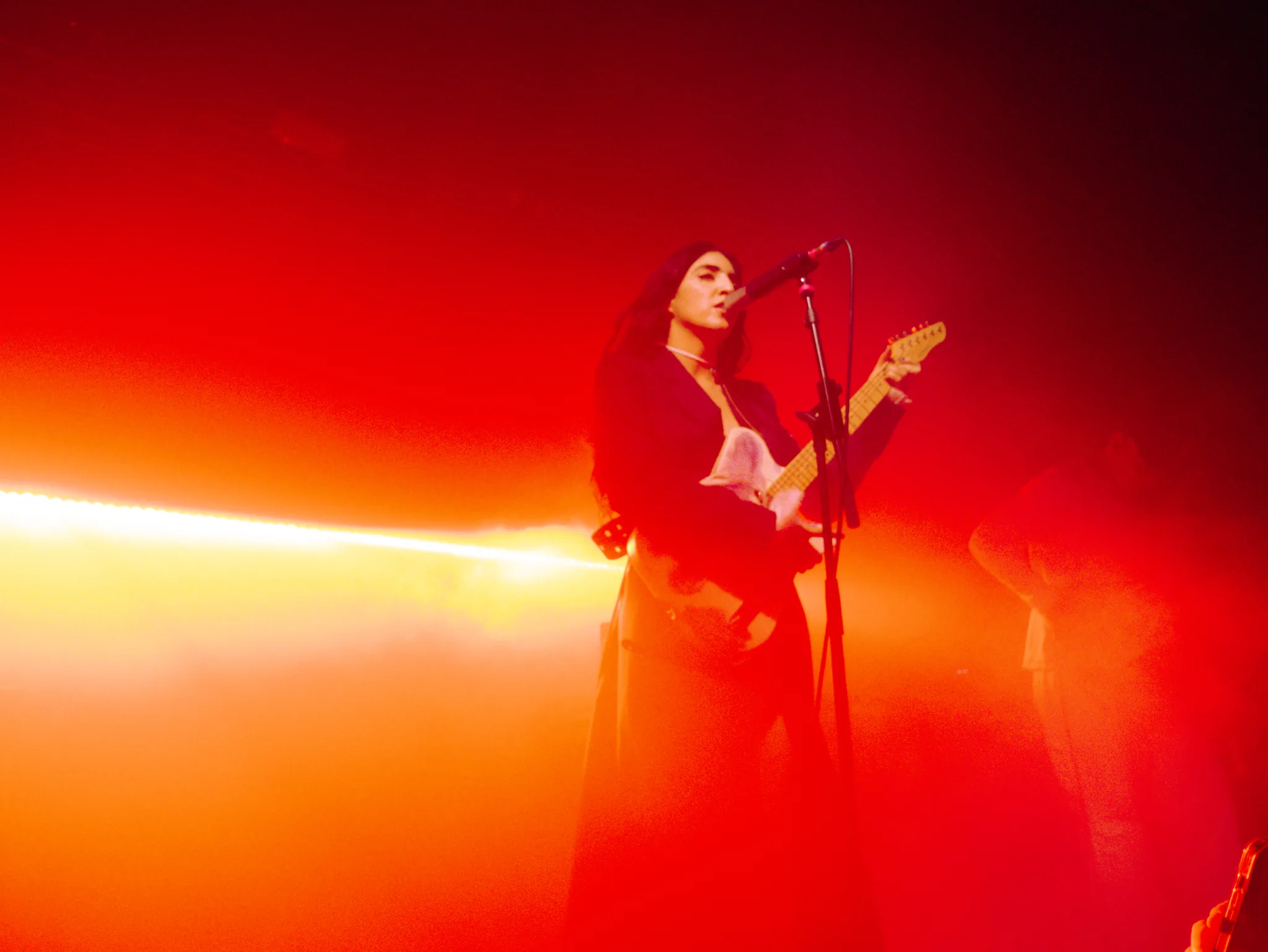 Joan Thiele — Club Tour, Milano Santeria — photo by @diilanxoxo