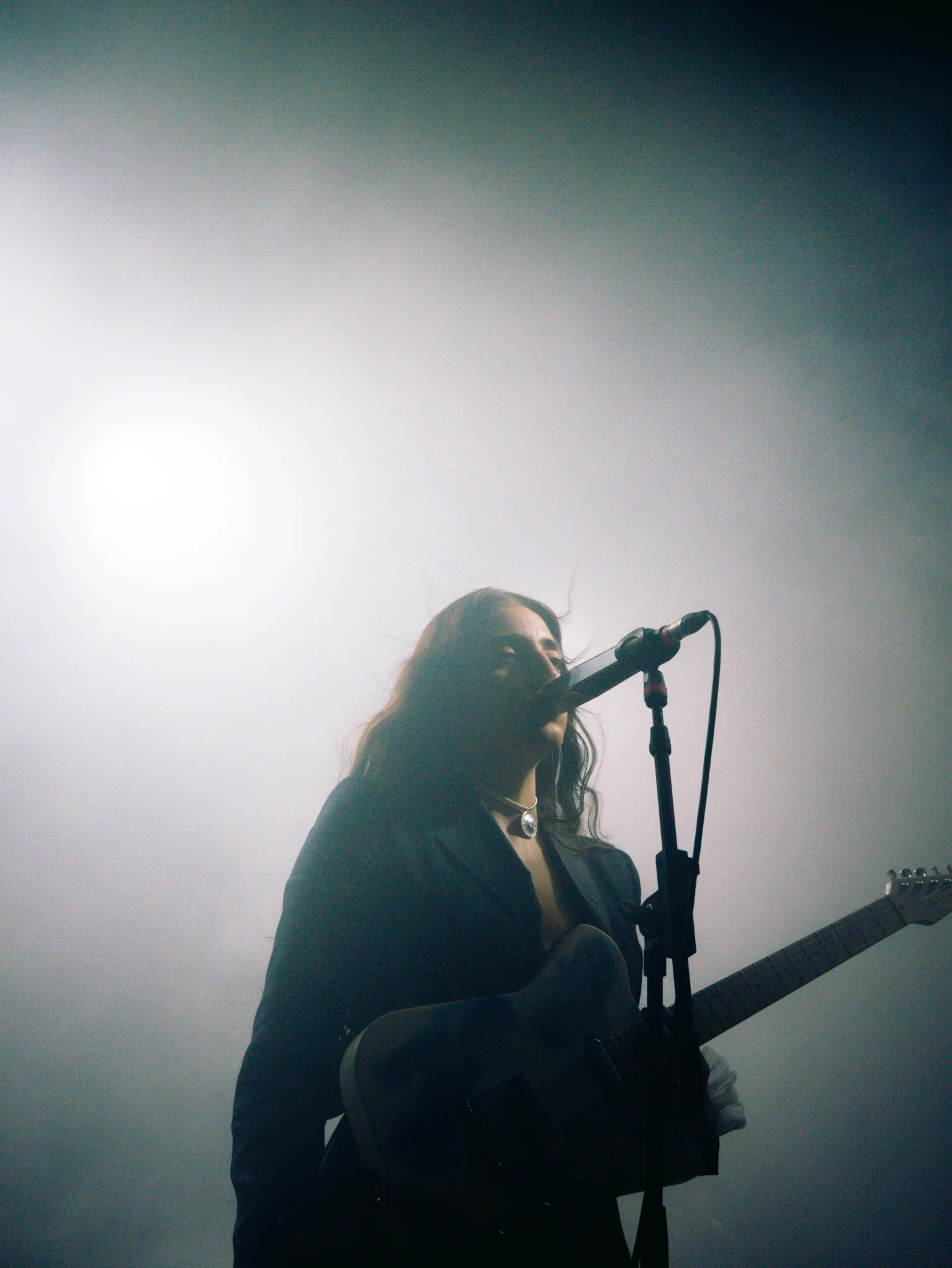 Joan Thiele — Club Tour, Milano Santeria — photo by @diilanxoxo