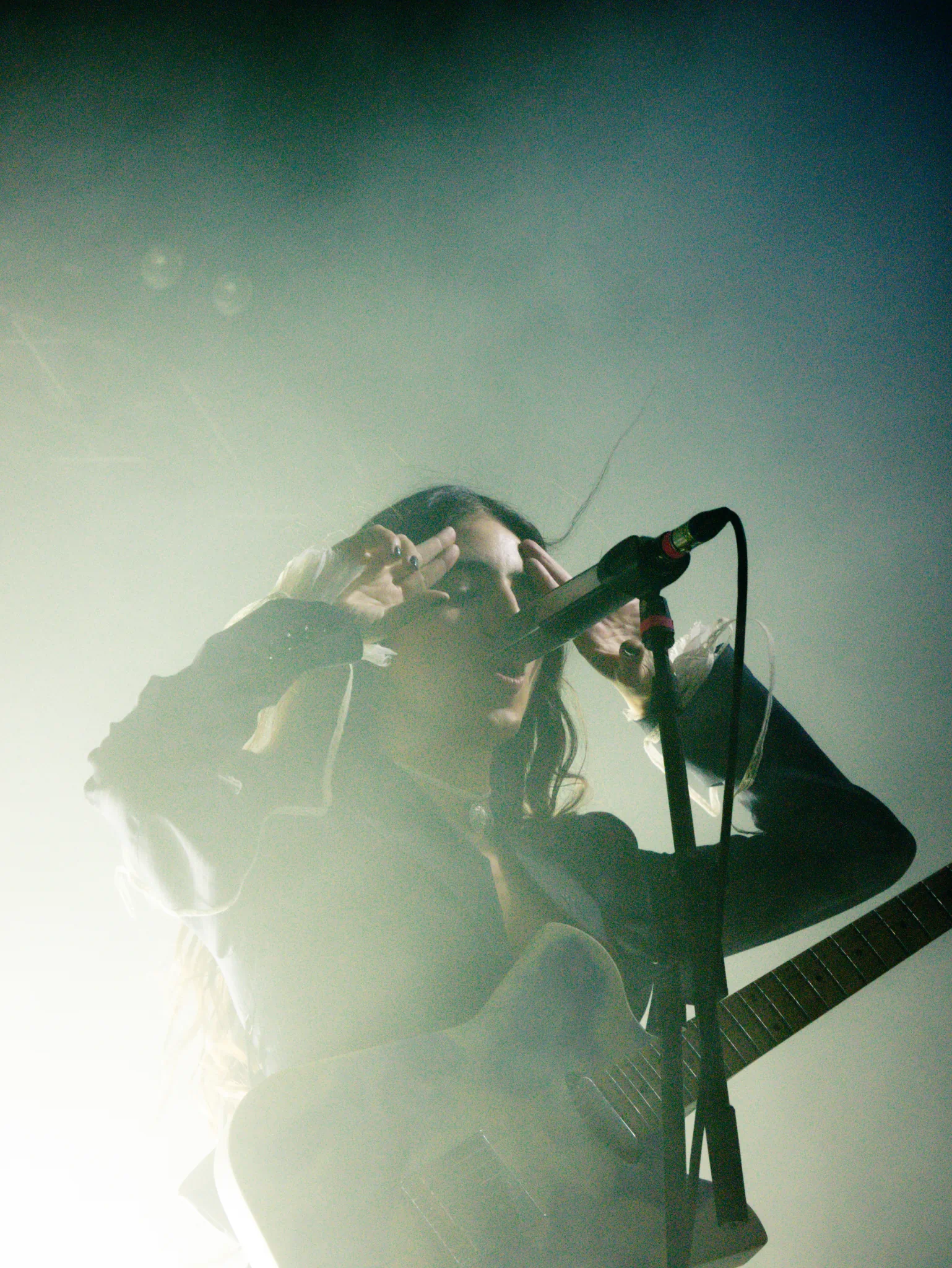 Joan Thiele — Club Tour, Milano Santeria — photo by @diilanxoxo