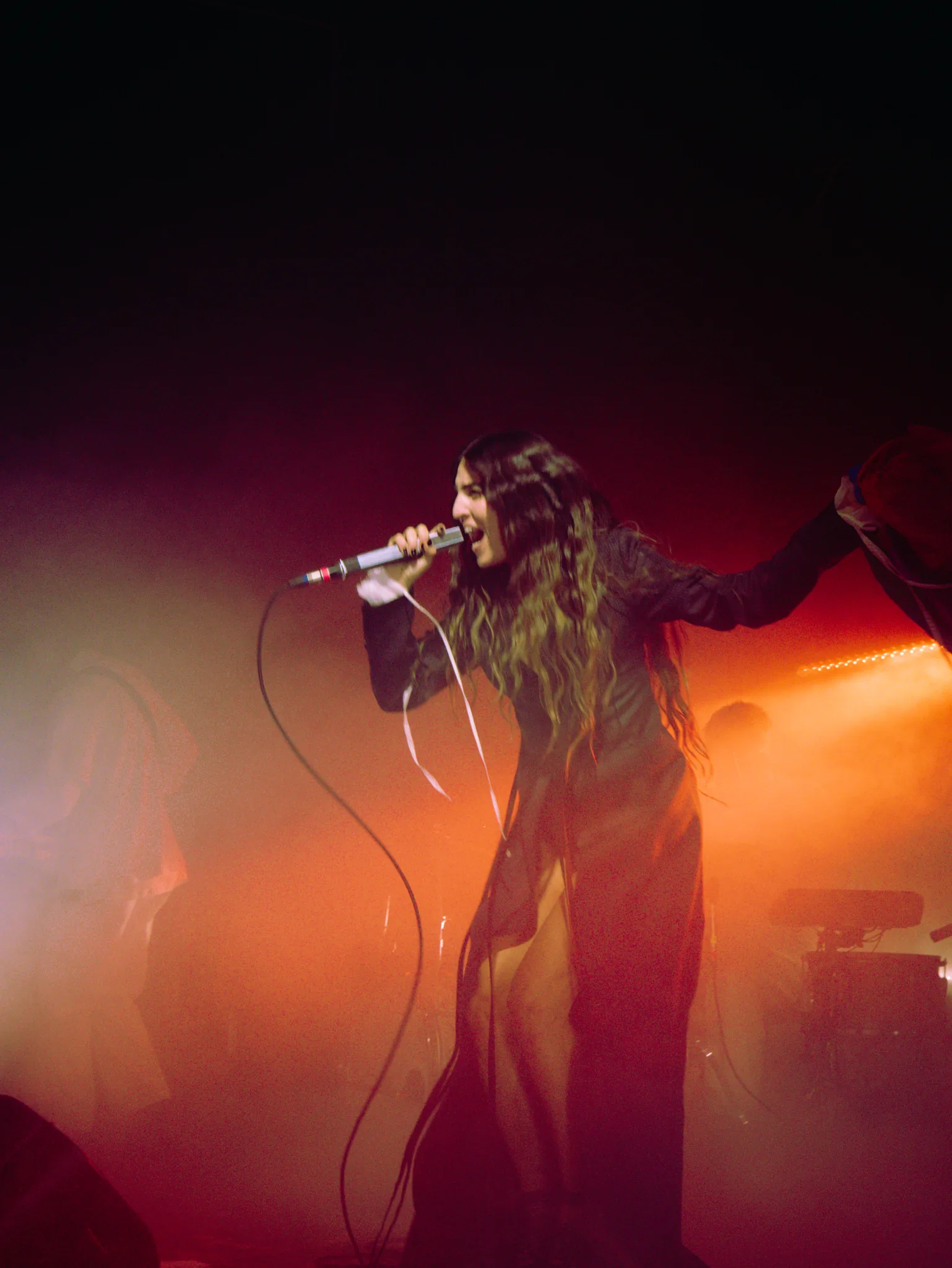 Joan Thiele — Club Tour, Milano Santeria — photo by @diilanxoxo