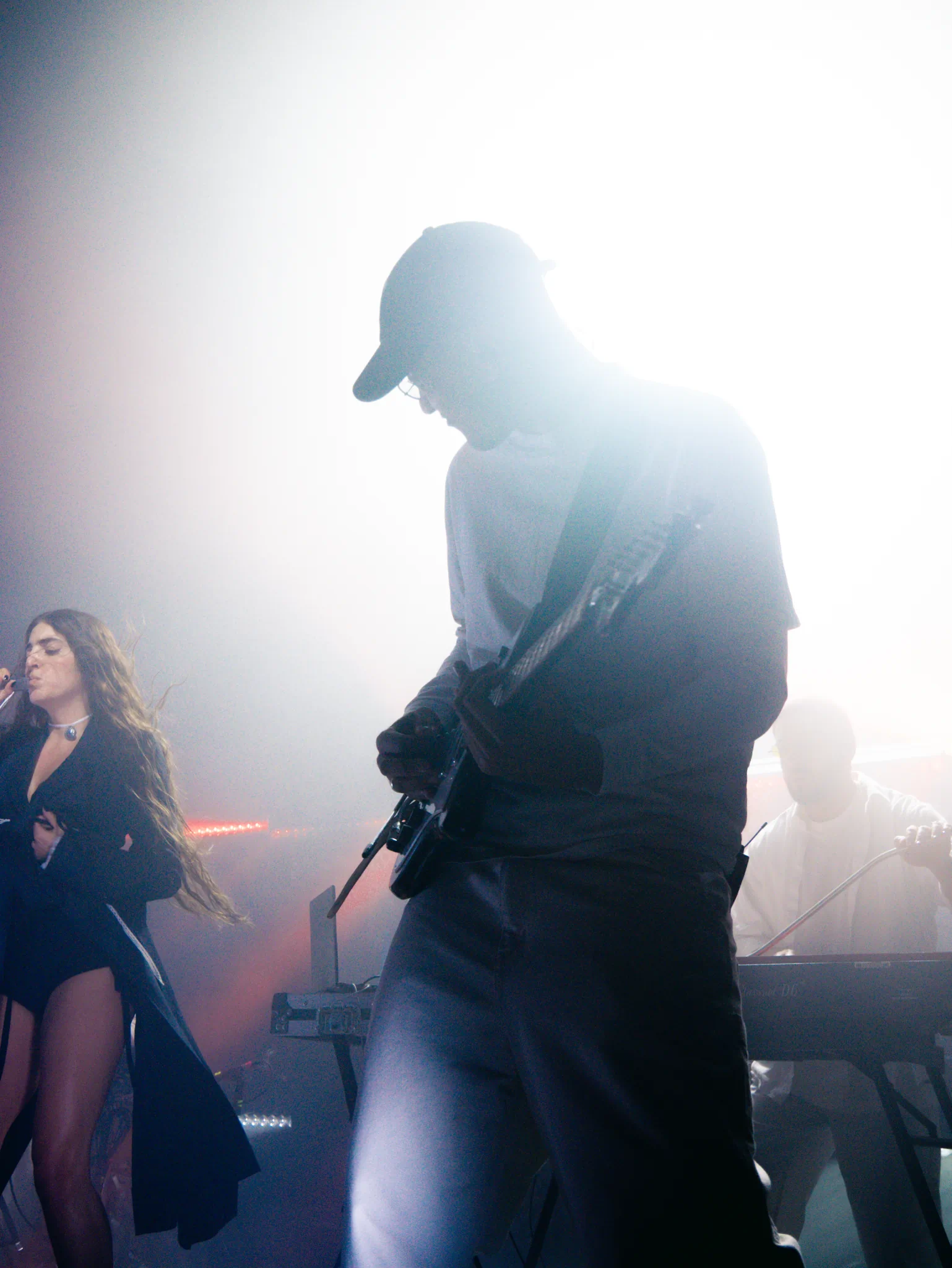 Joan Thiele — Club Tour, Milano Santeria — photo by @diilanxoxo