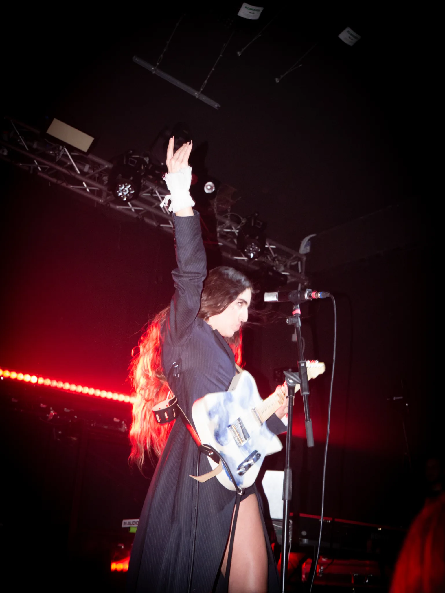 Joan Thiele — Club Tour, Milano Santeria — photo by @diilanxoxo