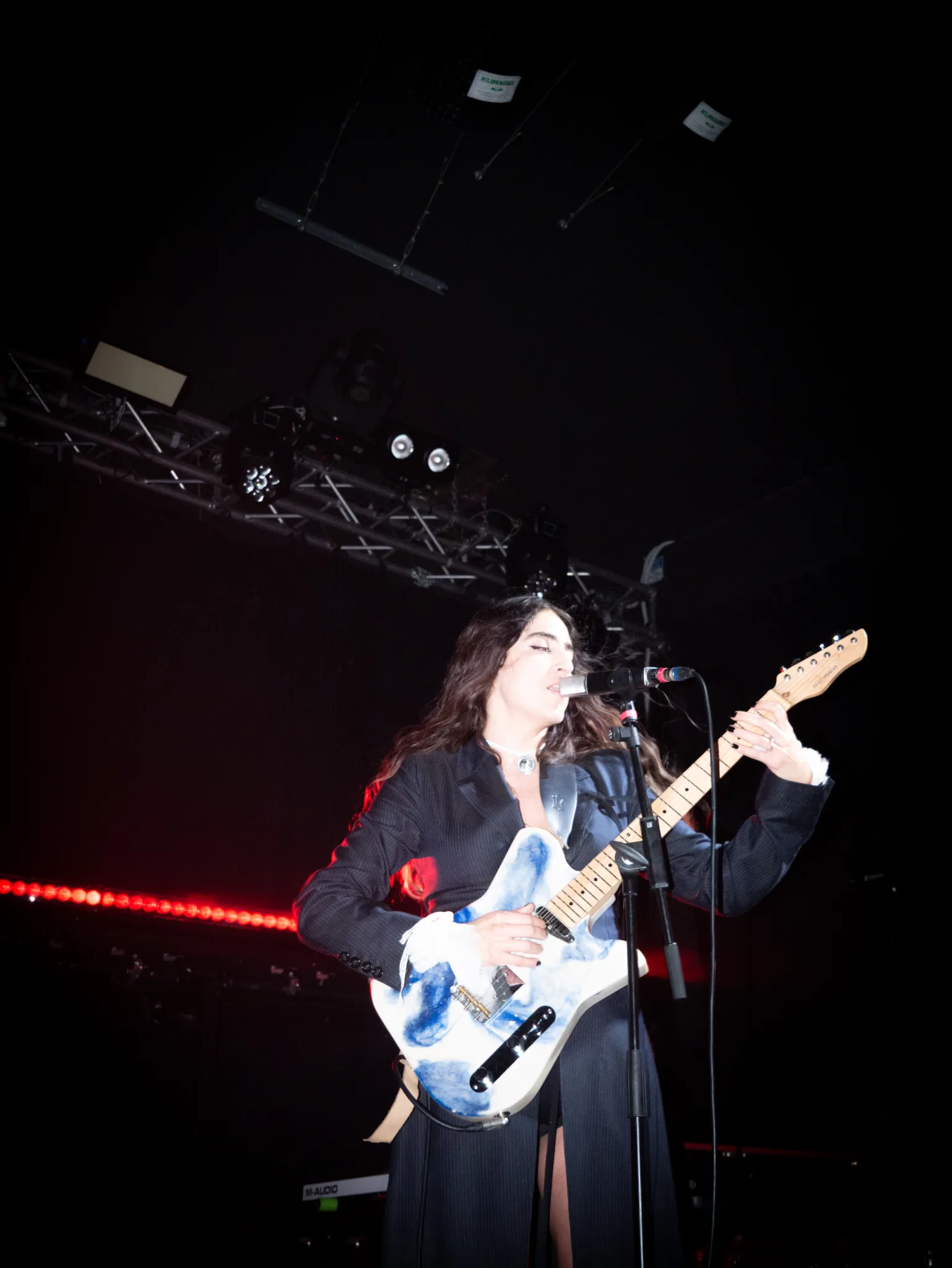 Joan Thiele — Club Tour, Milano Santeria — photo by @diilanxoxo
