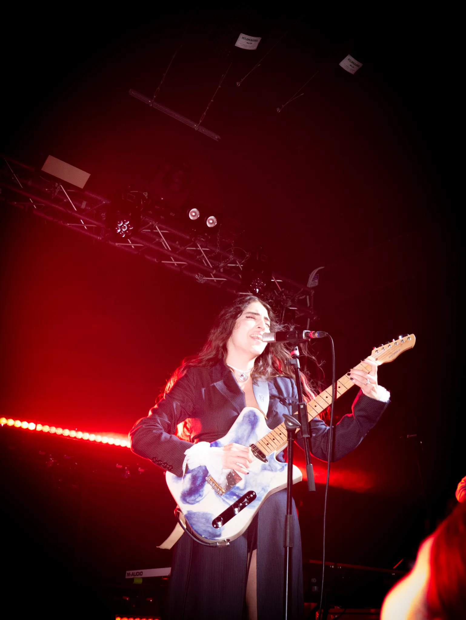 Joan Thiele — Club Tour, Milano Santeria — photo by @diilanxoxo