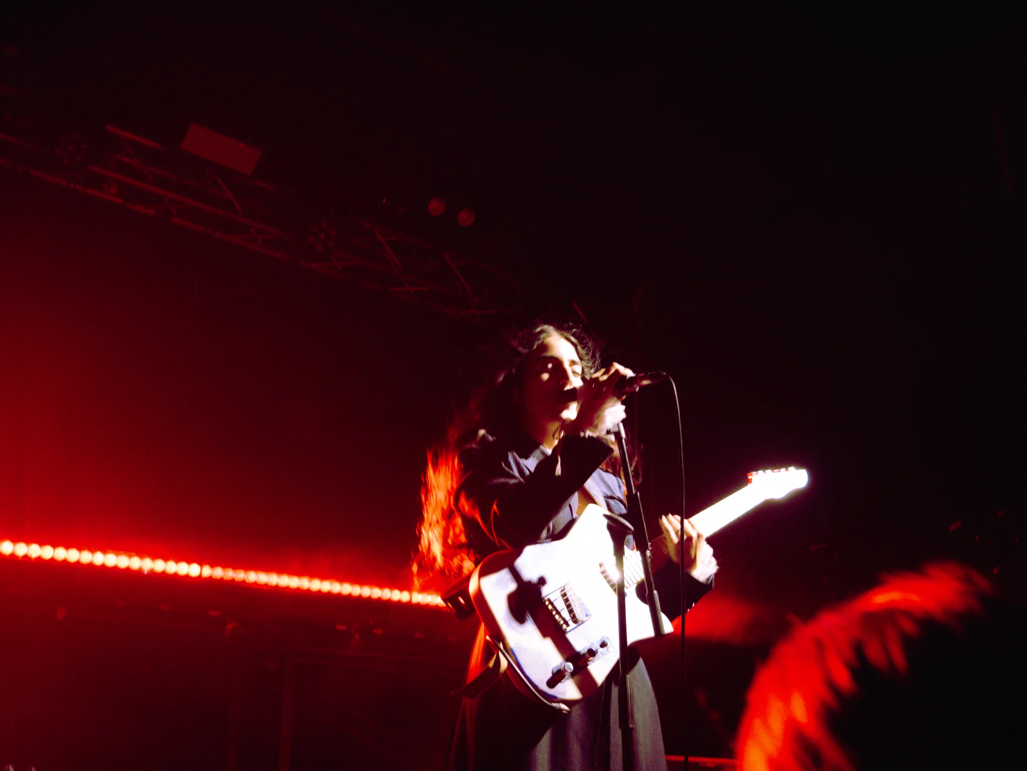 Joan Thiele — Club Tour, Milano Santeria — photo by @diilanxoxo