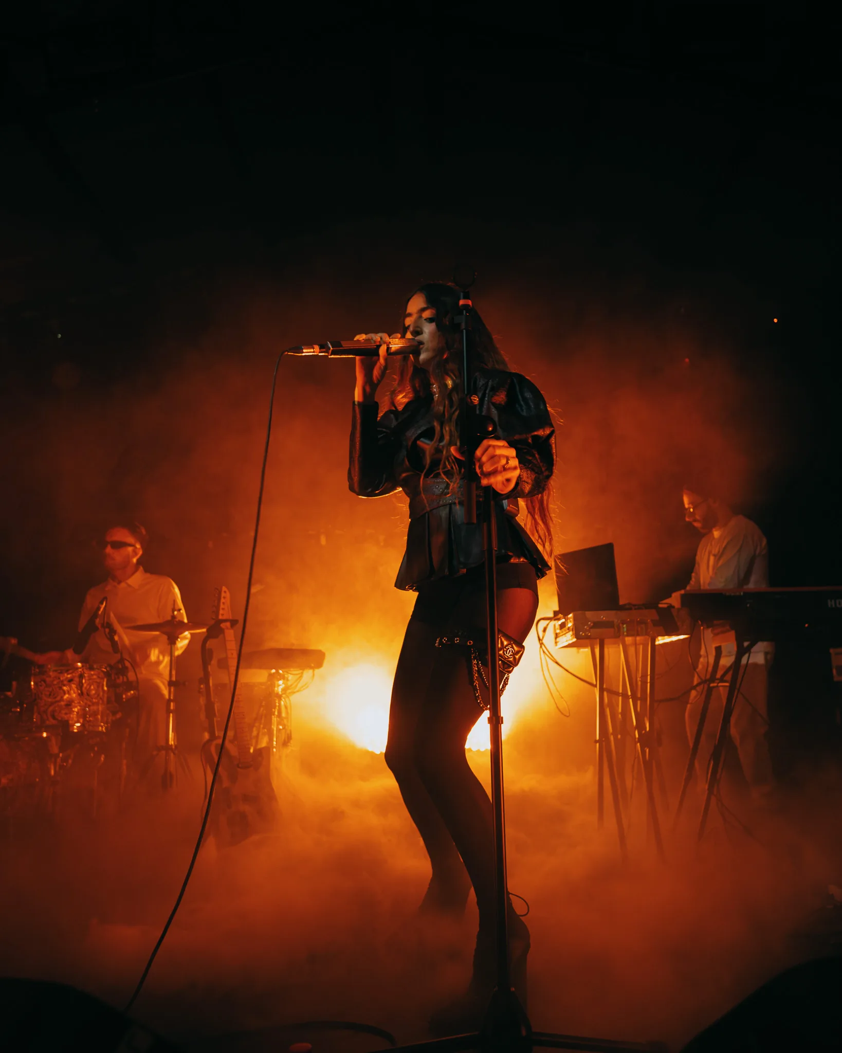 Joan Thiele — Club Tour, Roma Largo Venue — photo by @aghnezstudio