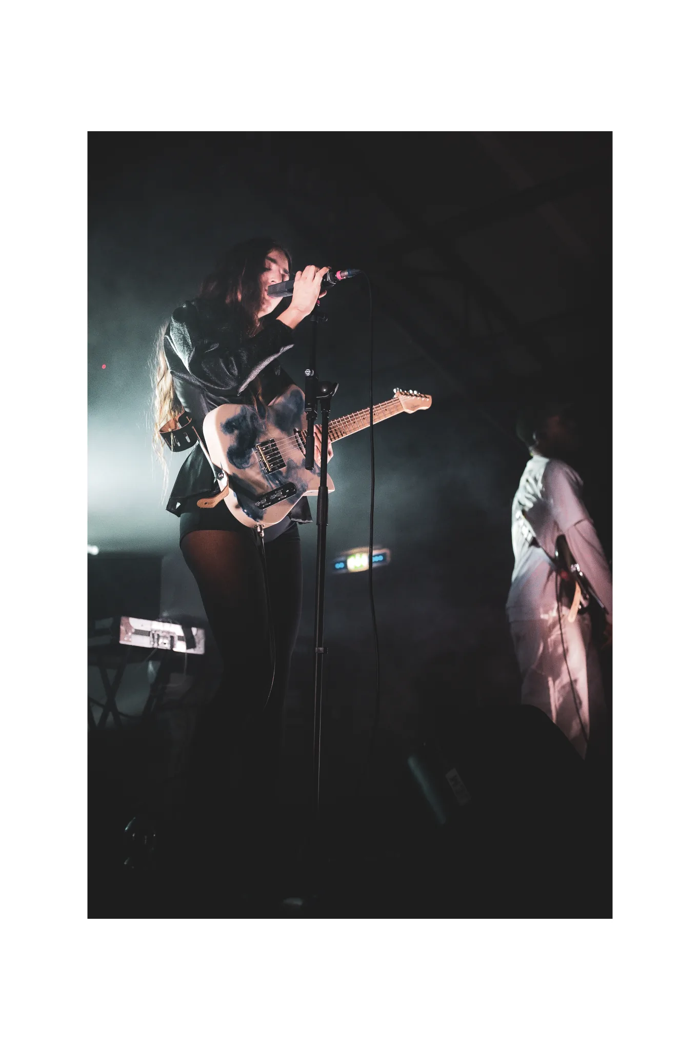 Joan Thiele — Club Tour, Roma Largo Venue — photo by @pour35mm