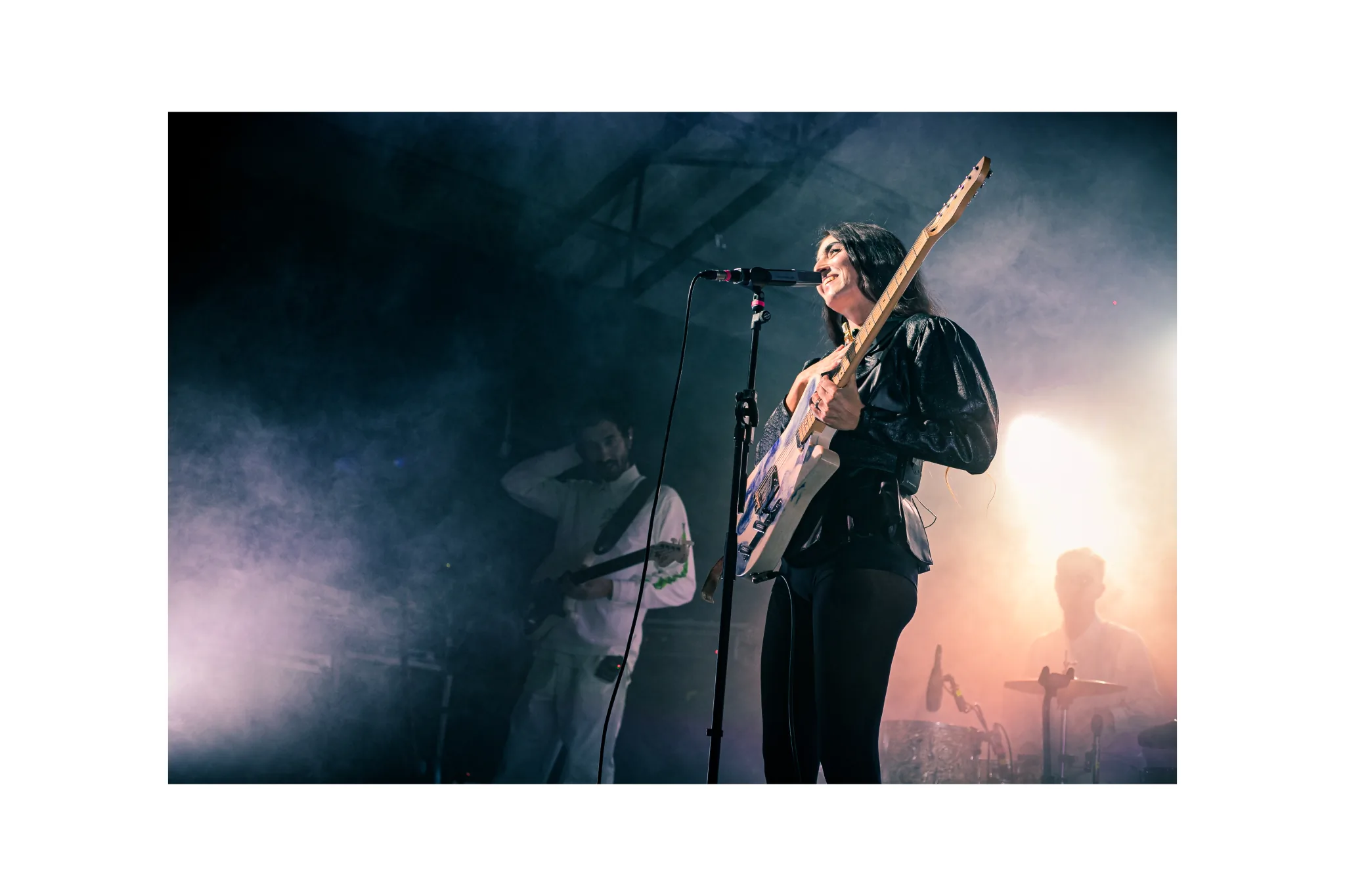 Joan Thiele — Club Tour, Roma Largo Venue — photo by @pour35mm