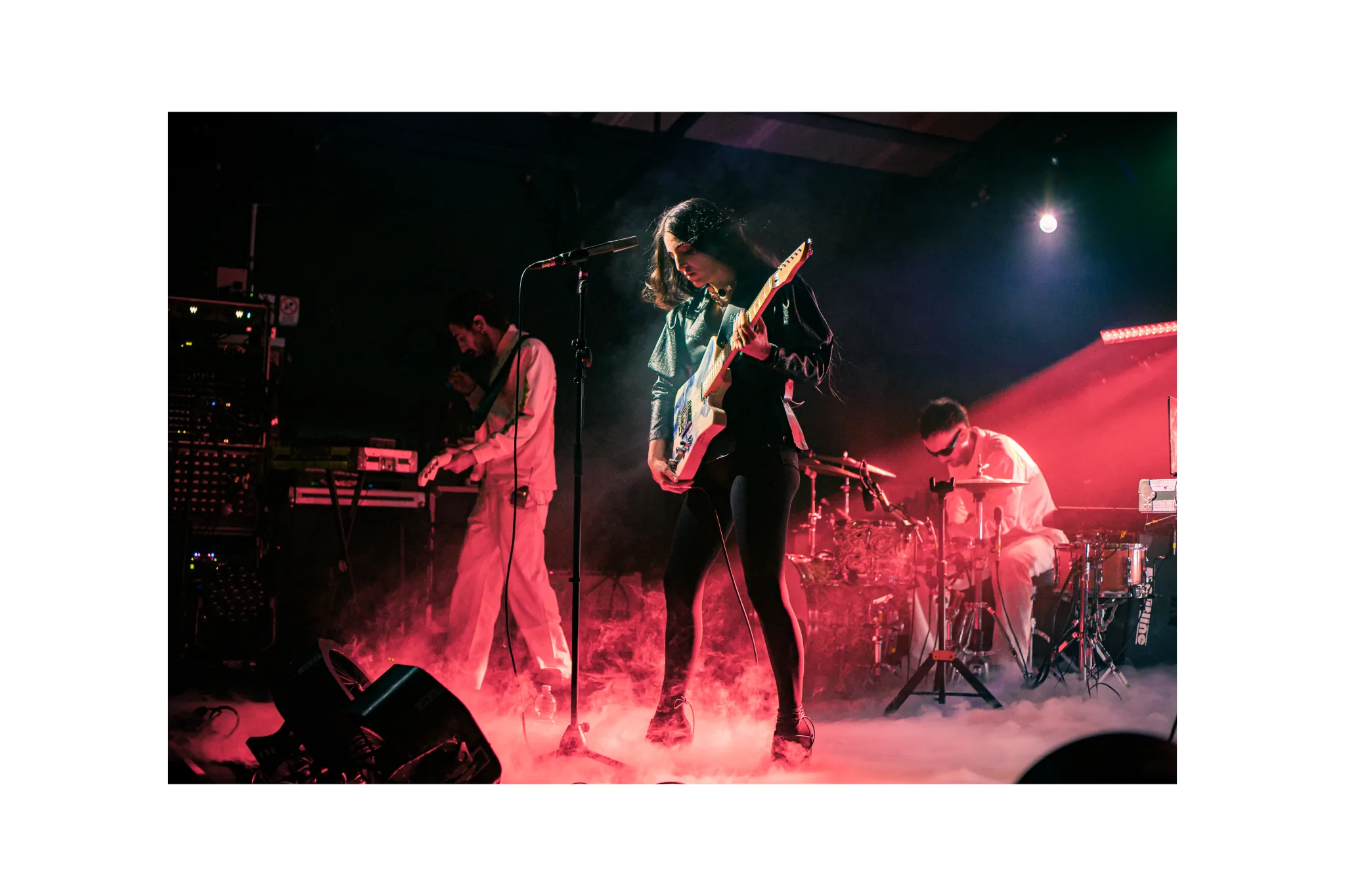 Joan Thiele — Club Tour, Roma Largo Venue — photo by @pour35mm