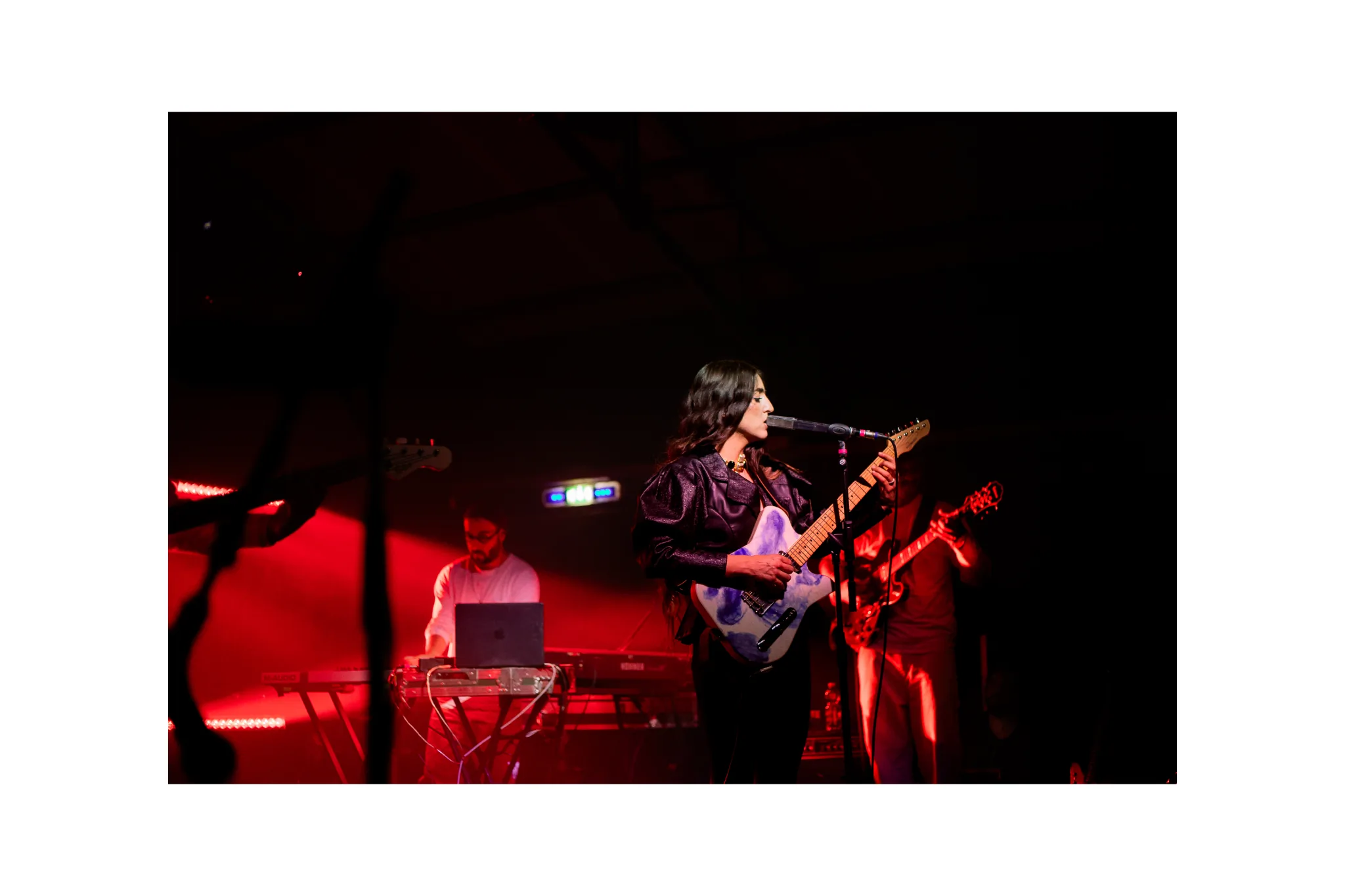 Joan Thiele — Club Tour, Roma Largo Venue — photo by @pour35mm