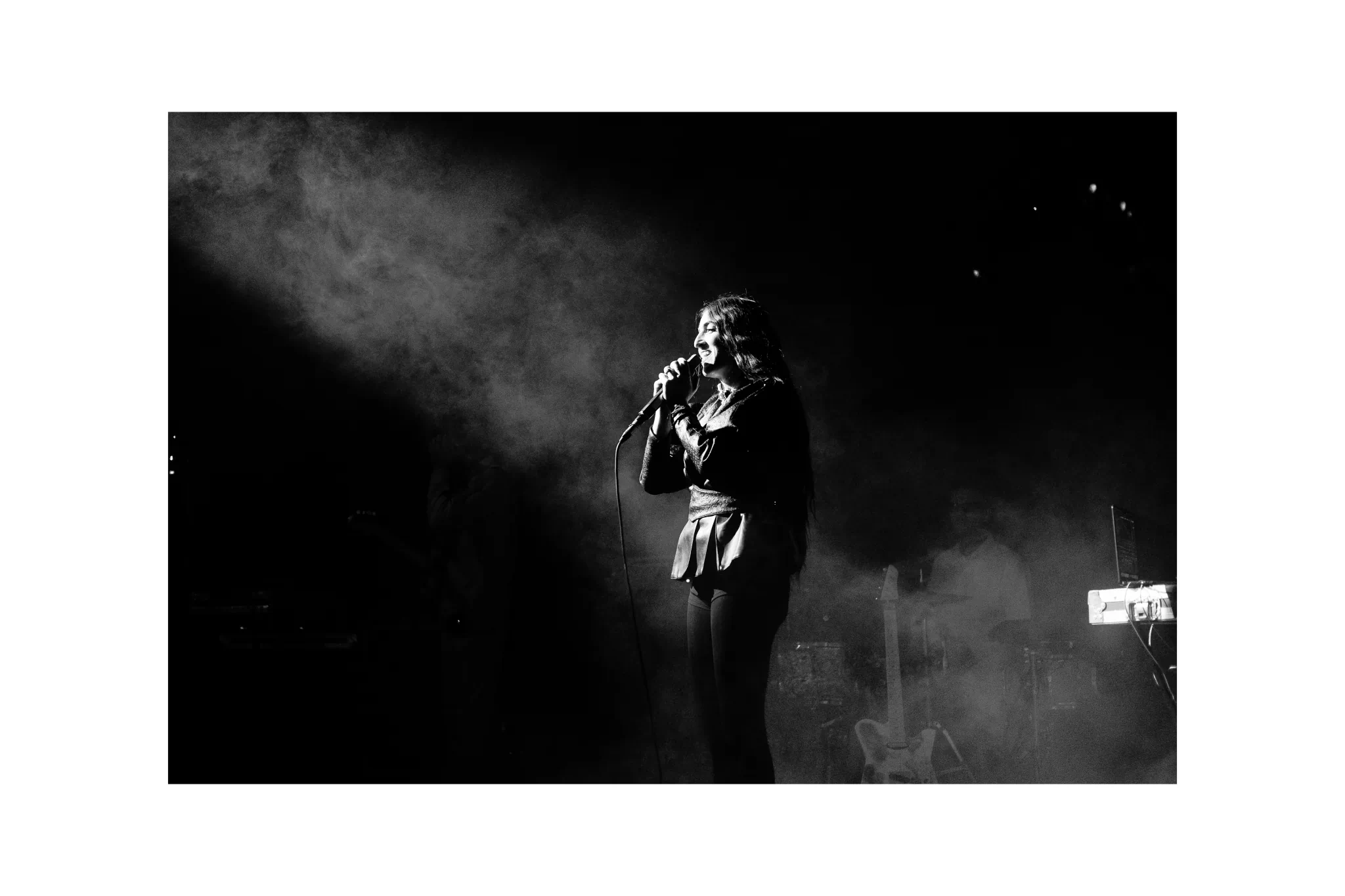 Joan Thiele — Club Tour, Roma Largo Venue — photo by @pour35mm