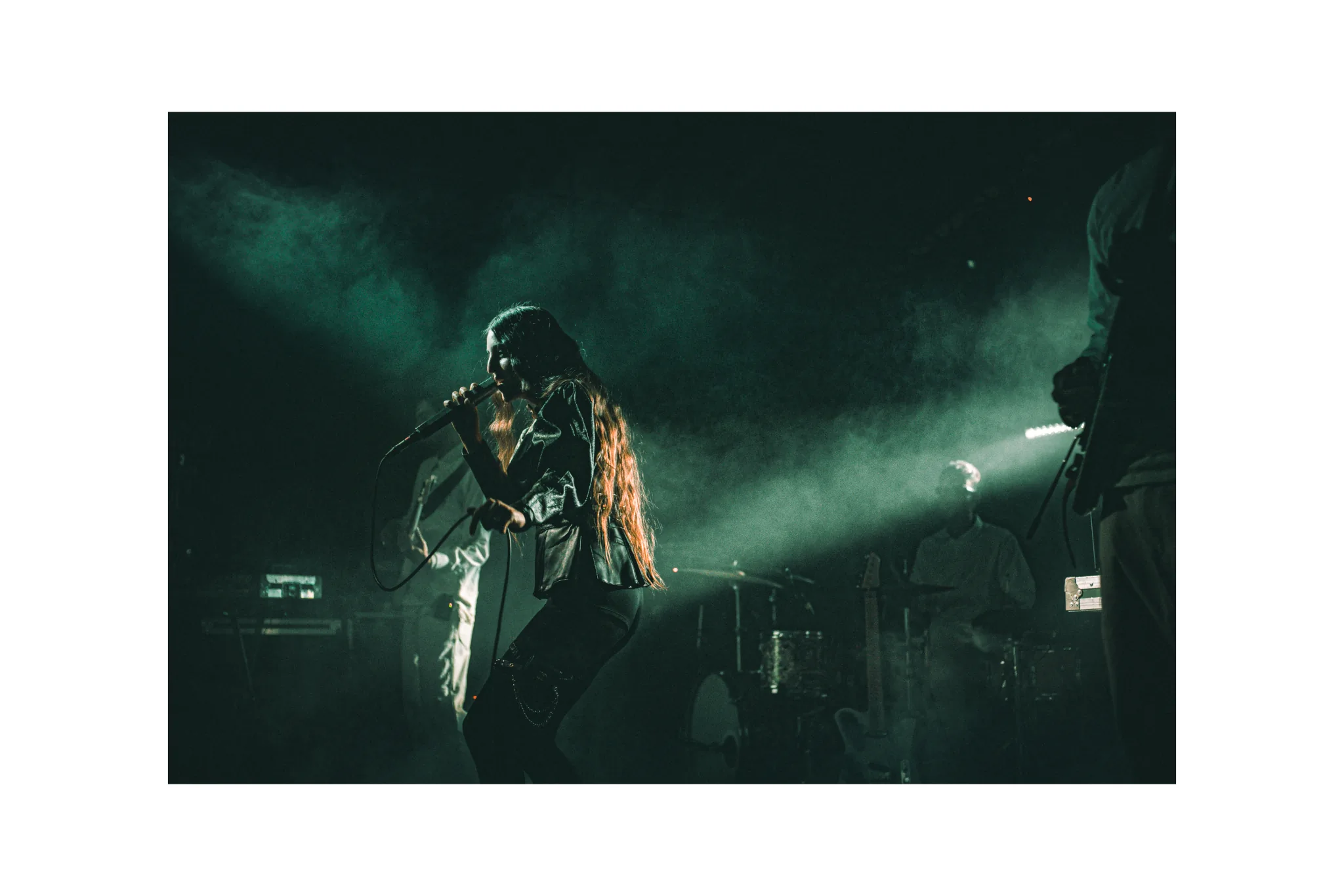 Joan Thiele — Club Tour, Roma Largo Venue — photo by @pour35mm