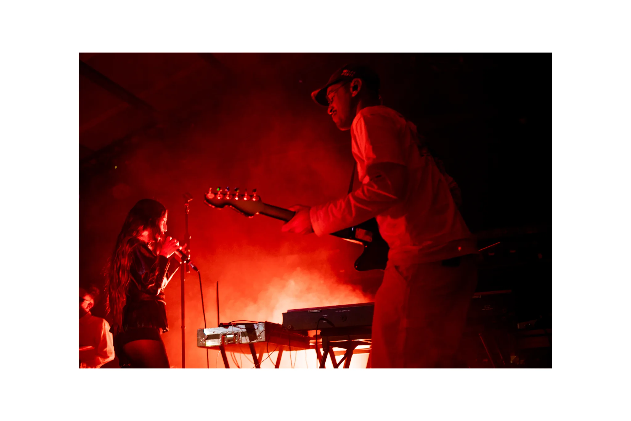 Joan Thiele — Club Tour, Roma Largo Venue — photo by @pour35mm