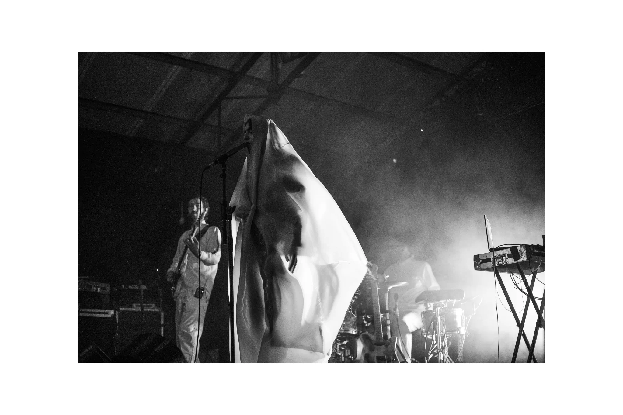 Joan Thiele — Club Tour, Roma Largo Venue — photo by @pour35mm