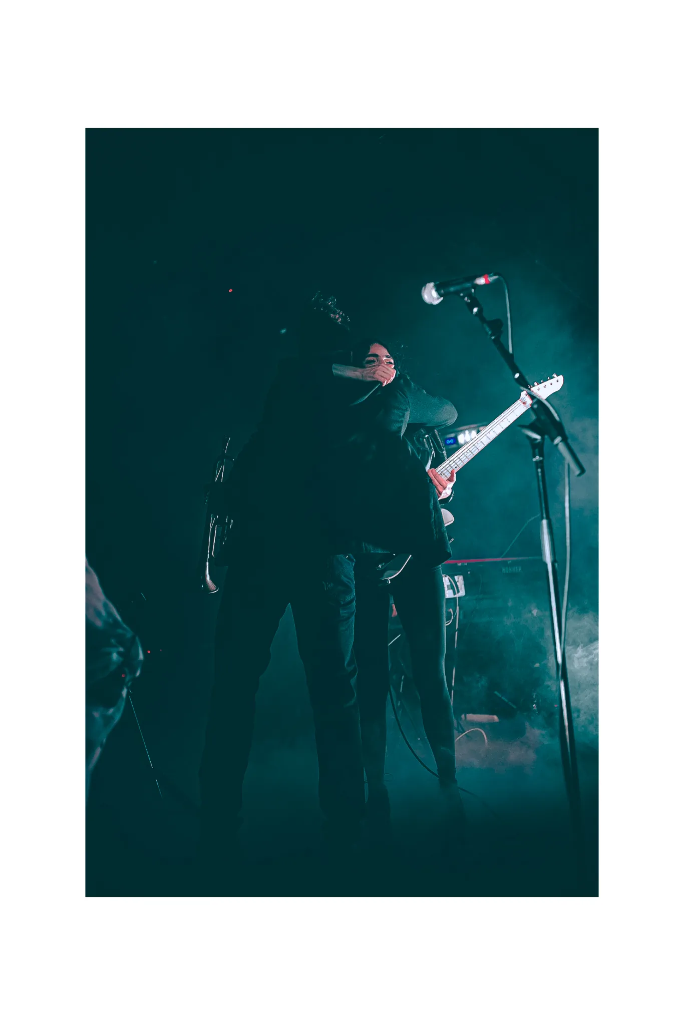 Joan Thiele — Club Tour, Roma Largo Venue — photo by @pour35mm