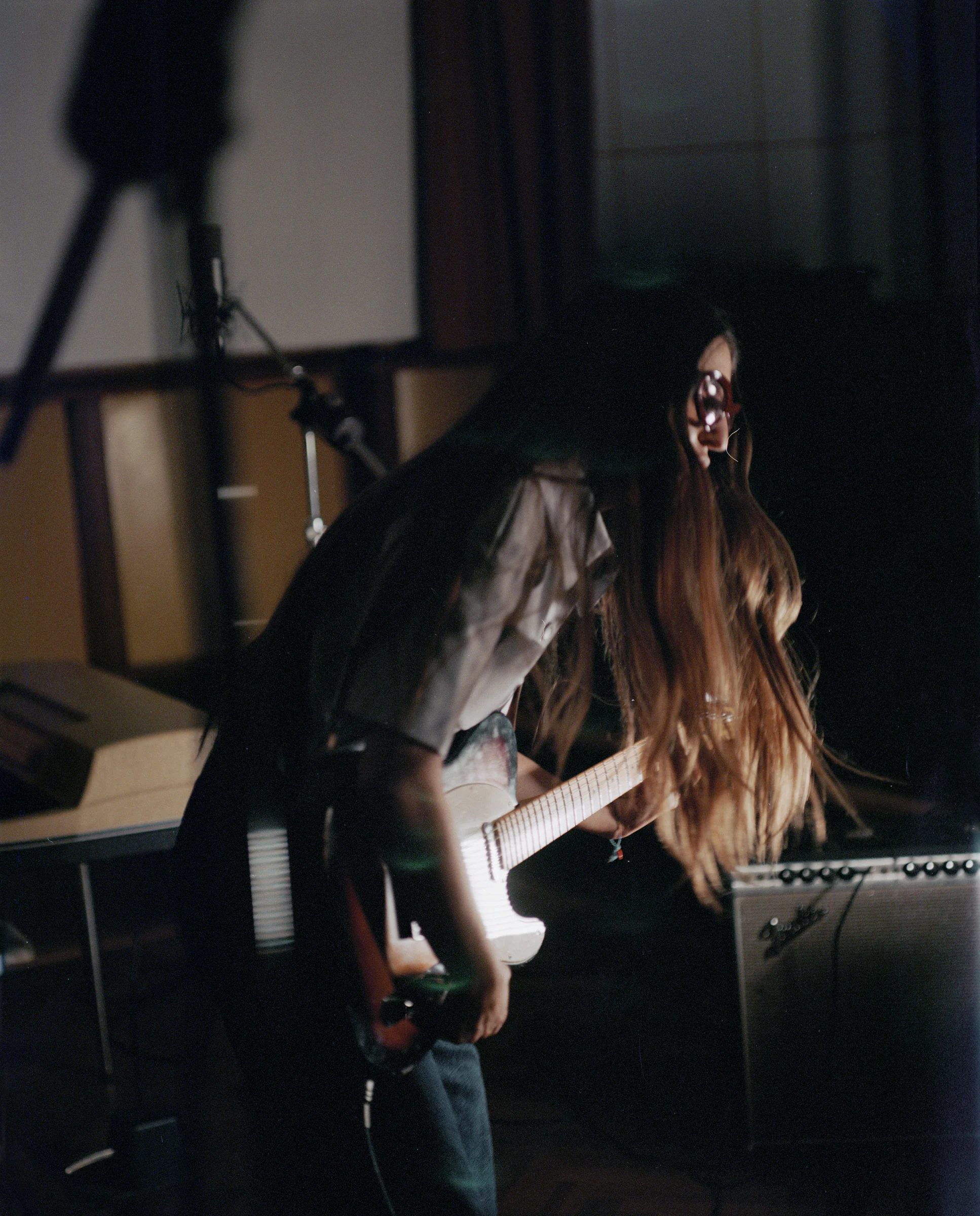 Joan Thiele at Studio Umiliani — photo by @giopositivo